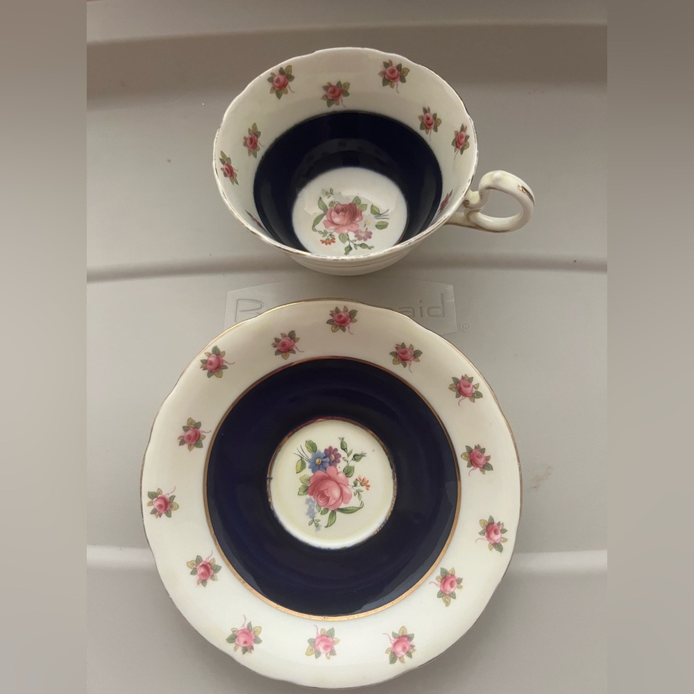 Vintage Ansley Coalport Pink sweetheart roses cobalt Blue Gold tea cup/saucer